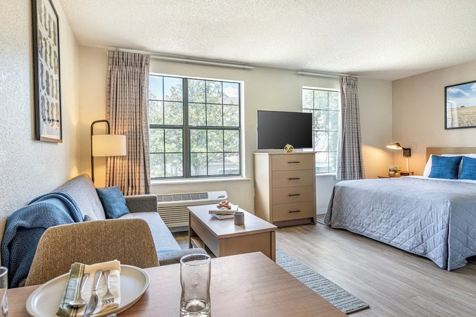 Imagen de la habitación del Hotel InTown Suites Extended Stay High Point. Foto 5