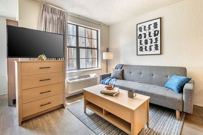 Imagen de la habitación del Hotel InTown Suites Extended Stay High Point. Foto 9