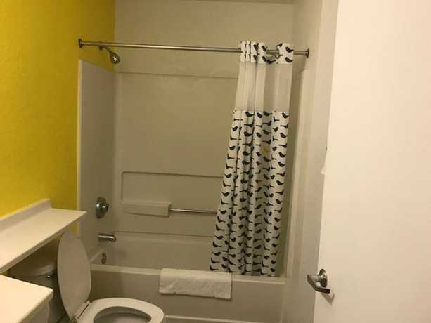Imagen de la habitación del Hotel InTown Suites Extended Stay Jacksonville Fl- Atlantic Blvd. Foto 7