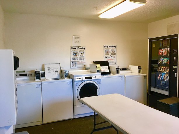 Imagen de los interiores del Hotel InTown Suites Extended Stay North Charleston SC - Ashley Phosphate. Foto 12