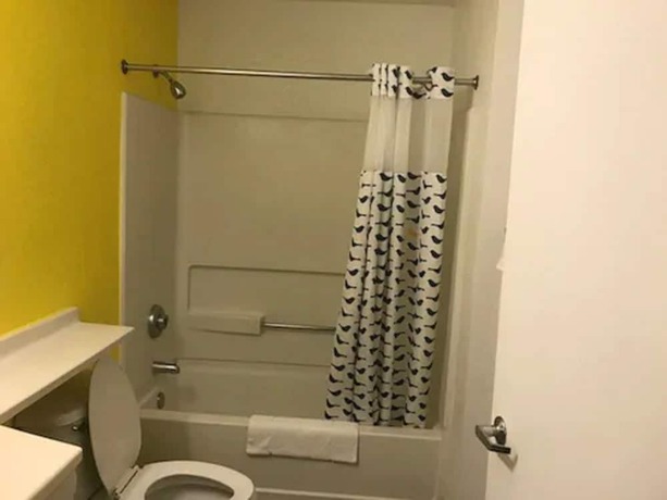 Imagen de la habitación del Hotel InTown Suites Extended Stay North Charleston SC &ndash; Rivers Ave. Foto 8