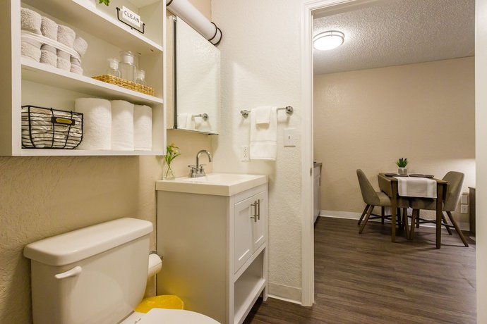 Imagen de la habitación del Hotel InTown Suites Extended Stay Select Charlotte NC - University. Foto 7