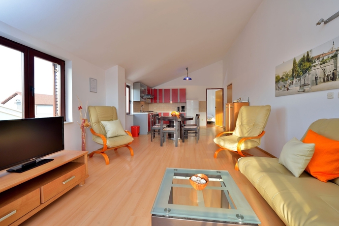 Imagen de la habitación del Hotel Ina Apartments. Foto 2