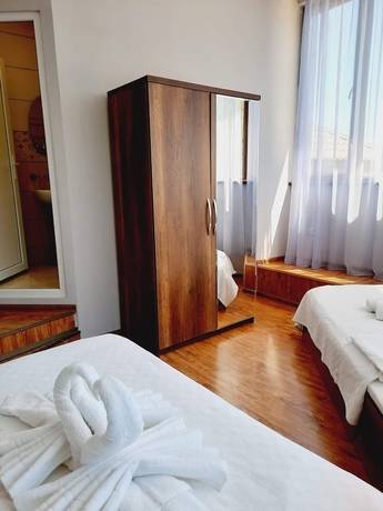 Imagen de la habitación del Hotel Inaisi. Foto 15