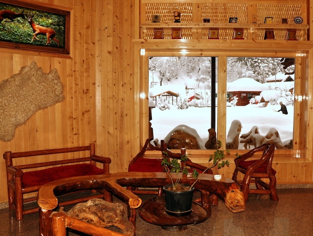 Imagen de los interiores del Hotel Inan Kardesler Uzungol. Foto 18