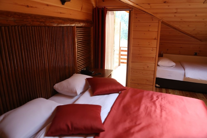 Imagen de la habitación del Hotel Inan Kardesler Uzungol. Foto 8