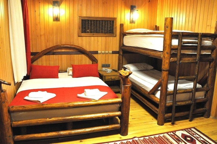 Imagen de la habitación del Hotel Inan Kardesler Uzungol. Foto 11