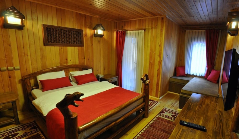 Imagen de la habitación del Hotel Inan Kardesler Uzungol. Foto 17
