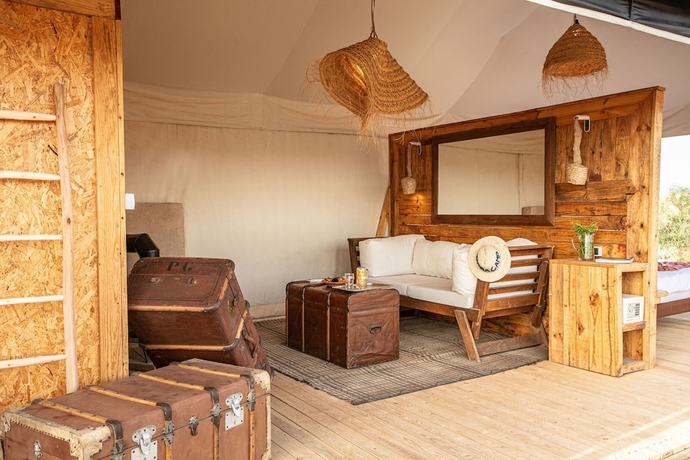 Imagen de la habitación del Hotel Inara Camp. Foto 16