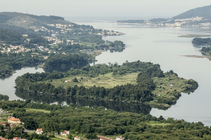 Imagen de los exteriores del Hotel Inatel Cerveira. Foto 11