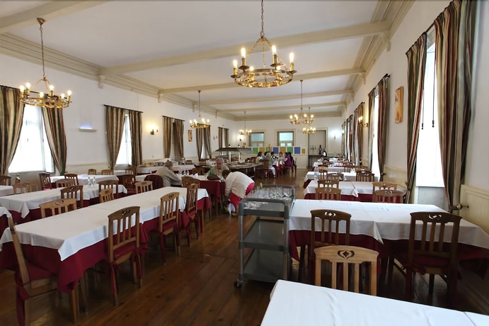 Imagen del bar/restaurante del Hotel Inatel Entre-os-rios. Foto 6