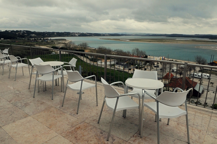 Imagen de los exteriores del Hotel Inatel Foz Do Arelho. Foto 9