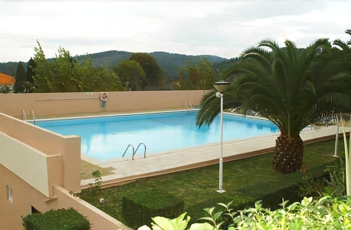 Imagen de la piscina del Hotel Inatel Luso. Foto 15