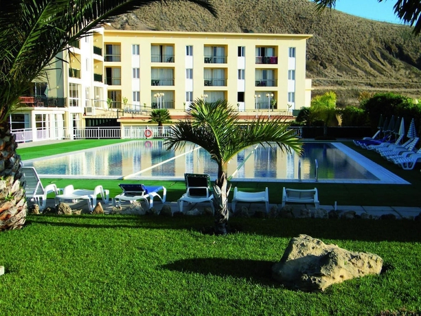 Imagen de la piscina del Hotel Inatel Porto Santo. Foto 13
