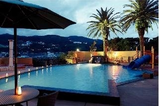 Imagen de la piscina del Hotel Inatori Akao. Foto 9