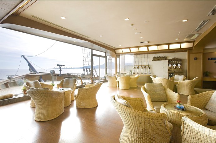 Imagen del bar/restaurante del Hotel Inatori Toukai Yuen. Foto 3