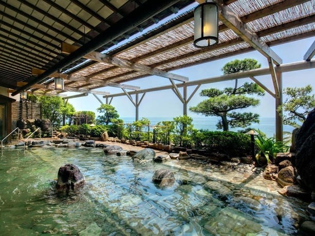 Imagen de la piscina del Hotel Inatori-ginsuiso. Foto 16