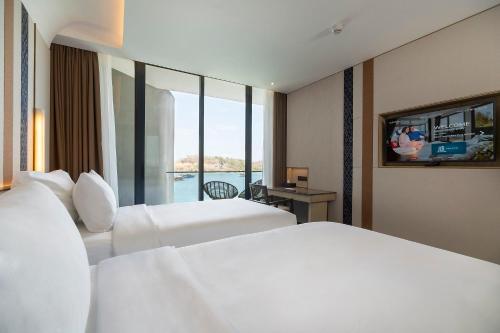 Imagen de la habitación del Hotel Inaya Bay Komodo. Foto 5