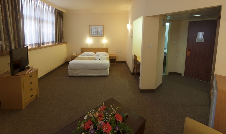 Imagen de la habitación del Hotel Inbar. Foto 8