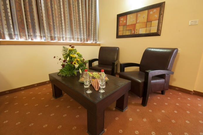 Imagen de los interiores del Hotel Inbar. Foto 16