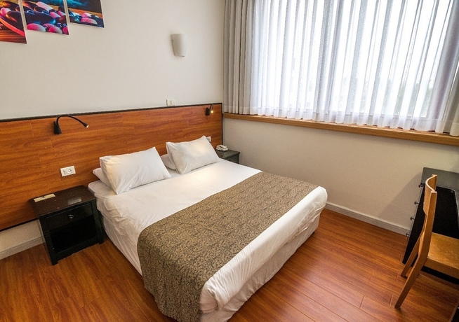 Imagen de la habitación del Hotel Inbar. Foto 10