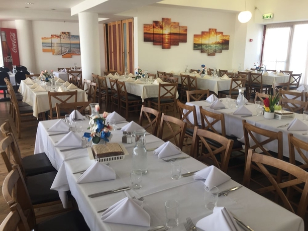 Imagen del bar/restaurante del Hotel Inbar. Foto 3