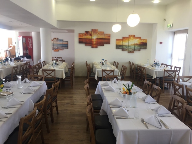 Imagen del bar/restaurante del Hotel Inbar. Foto 4
