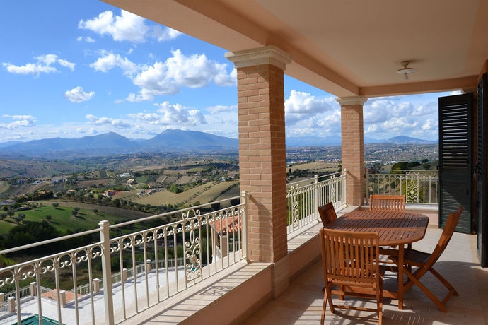 Imagen de los exteriores del Hotel Incantea Resort. Foto 14