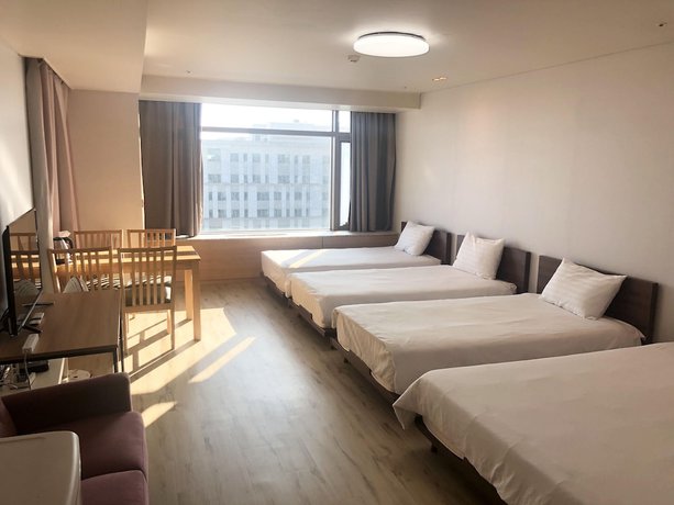 Imagen de la habitación del Hotel Incheon Airport Guesthouse. Foto 9