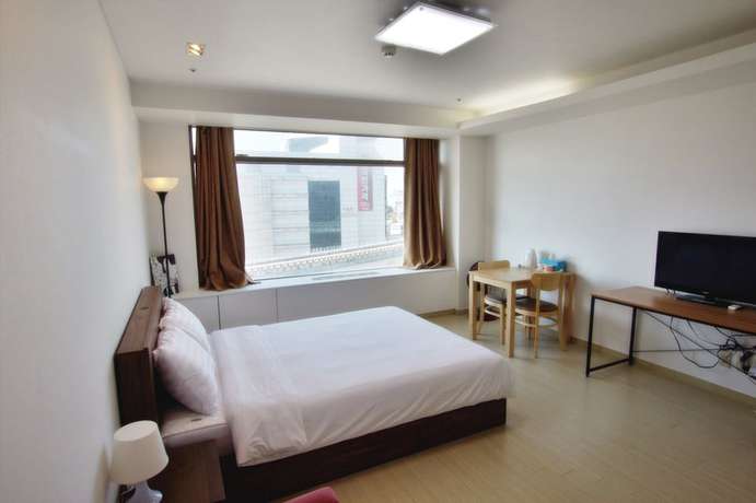 Imagen de la habitación del Hotel Incheon Airport Guesthouse. Foto 11