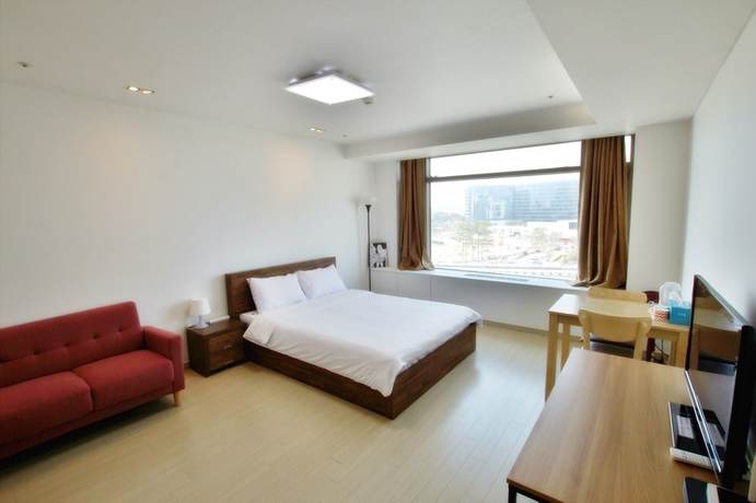 Imagen de la habitación del Hotel Incheon Airport Guesthouse. Foto 12