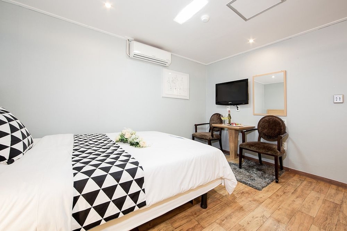 Imagen de la habitación del Hotel Incheon Airport Yegrina. Foto 6