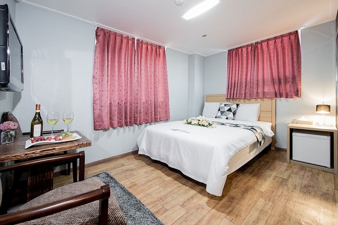 Imagen de la habitación del Hotel Incheon Airport Yegrina. Foto 9