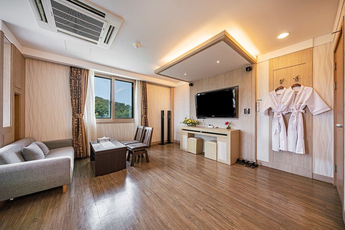 Imagen de la habitación del Hotel Incheon Prince Tourist. Foto 14