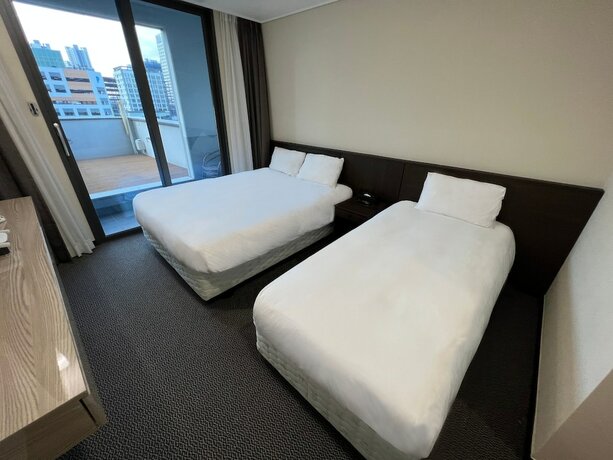 Imagen de la habitación del Hotel Incheon Rivieraverium. Foto 19