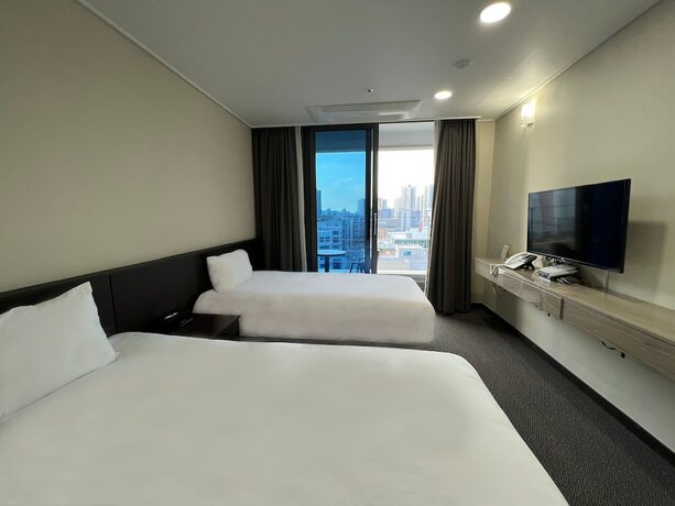 Imagen de la habitación del Hotel Incheon Rivieraverium. Foto 20
