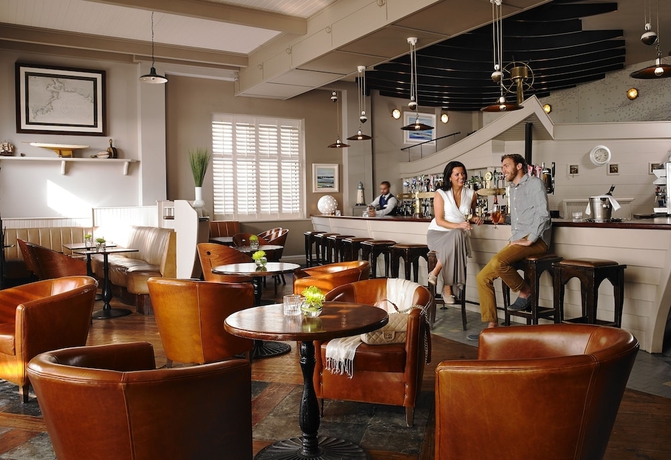 Imagen del bar/restaurante del Hotel Inchydoney Island Lodge And Spa. Foto 5