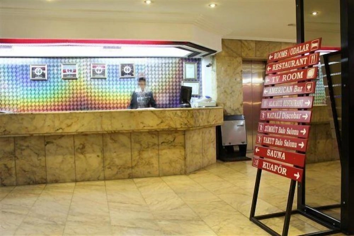 Imagen de los interiores del Hotel Inci. Foto 15