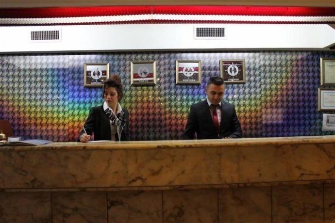Imagen de los interiores del Hotel Inci. Foto 17