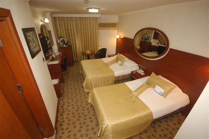 Imagen de la habitación del Hotel Inci. Foto 7