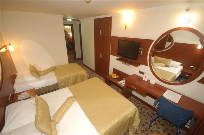 Imagen de la habitación del Hotel Inci. Foto 8