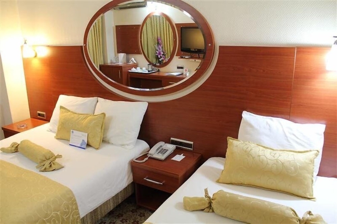 Imagen de la habitación del Hotel Inci. Foto 10