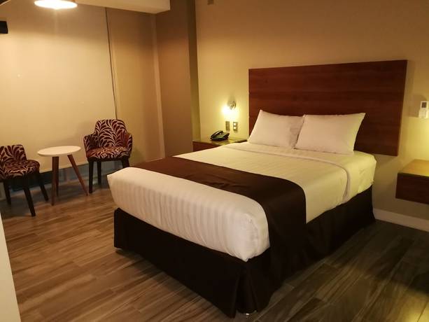 Imagen de la habitación del Hotel Inclan. Foto 9