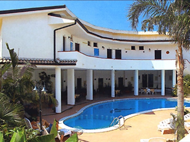 Imagen general del Hotel Incoronato. Foto 4