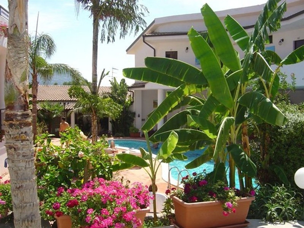 Imagen general del Hotel Incoronato. Foto 11