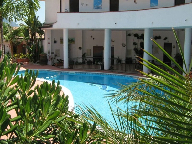 Imagen general del Hotel Incoronato. Foto 12