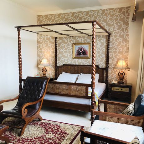 Imagen de la habitación del Hotel Indah Palace Solo. Foto 10