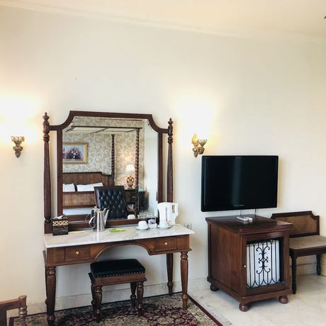 Imagen de la habitación del Hotel Indah Palace Solo. Foto 16