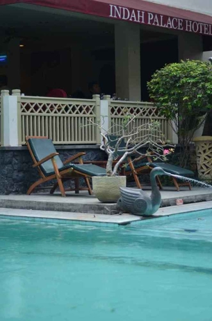 Imagen de la piscina del Hotel Indah Palace Yogyakarta. Foto 8