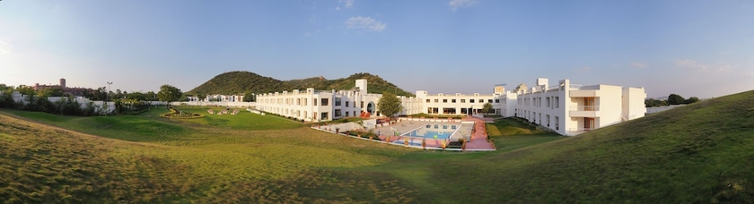 Imagen de la piscina del Hotel Inder Residency Resort and Spa Udaipur. Foto 17